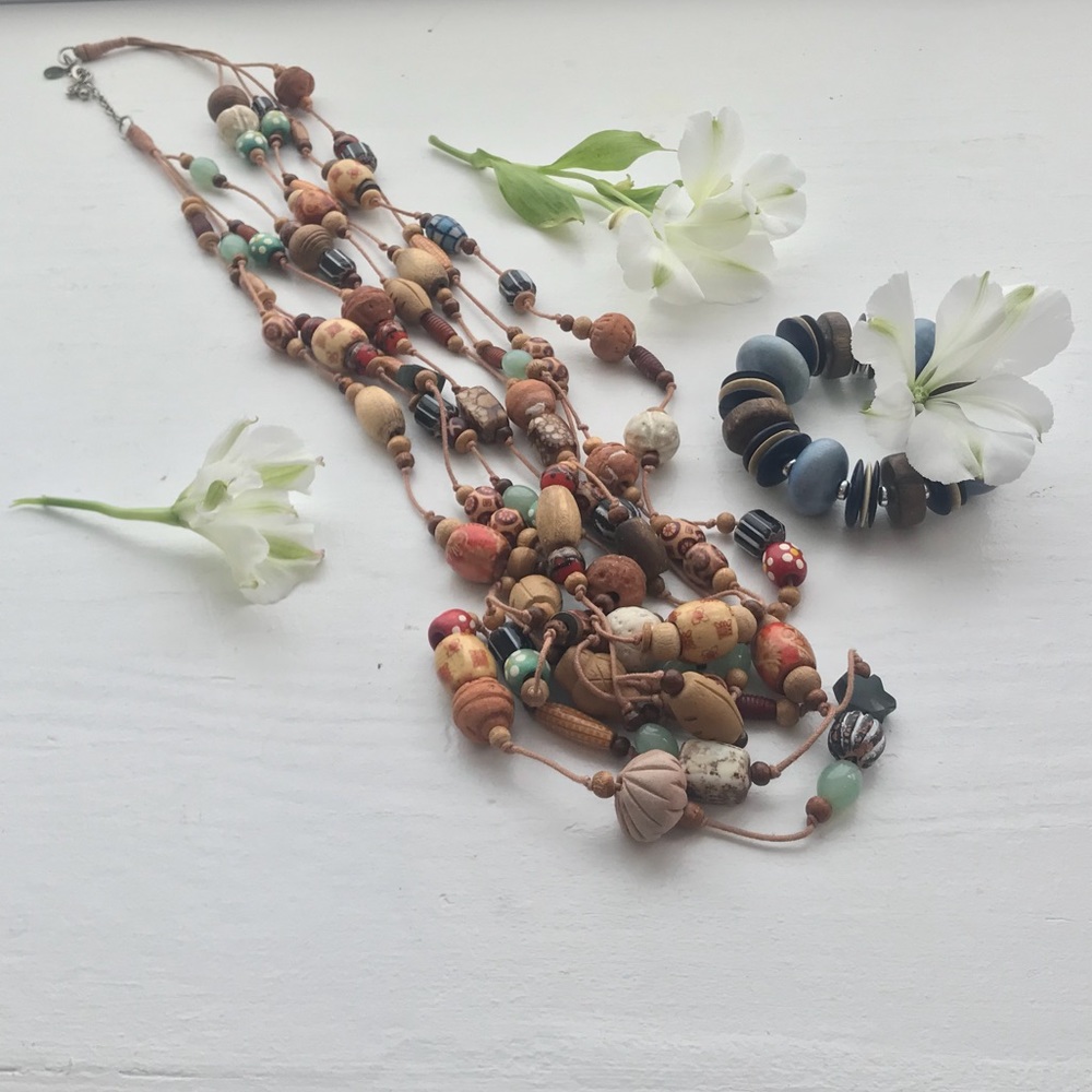 Wooden necklace and bracelet
